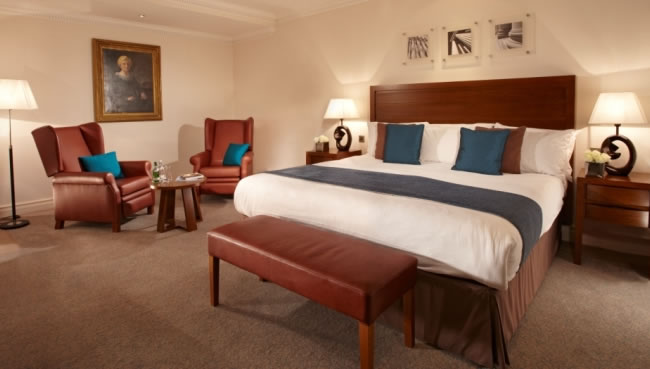 High ceilings, sumptuous furnishings, full air conditioning and double-glazed windows make every room at The Royal Horseguards a quiet, spacious and comfortable retreat.