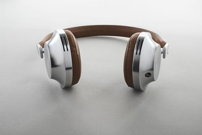 Aedle VK-1 headphones classic design