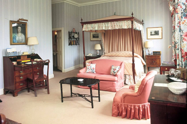 Middlethorpe Hall bedroom