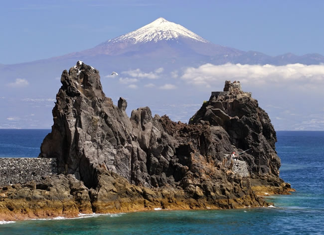 San Sebastián con El Teide