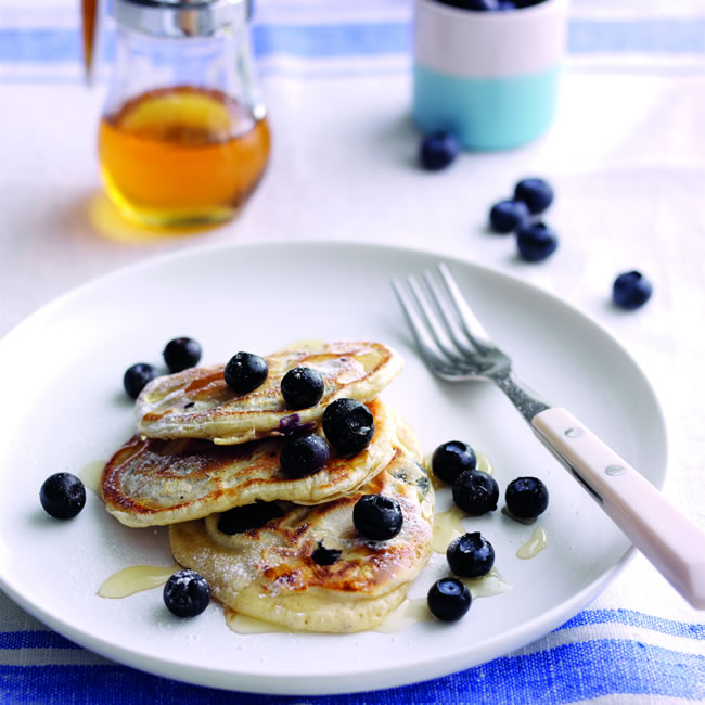 Spelt and vanilla blueberry pancakes with Agave syrup