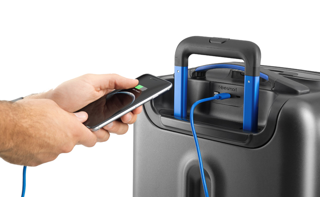Hassle free luggage is here thanks to the Bluesmart, the world's first smart suitcase. 