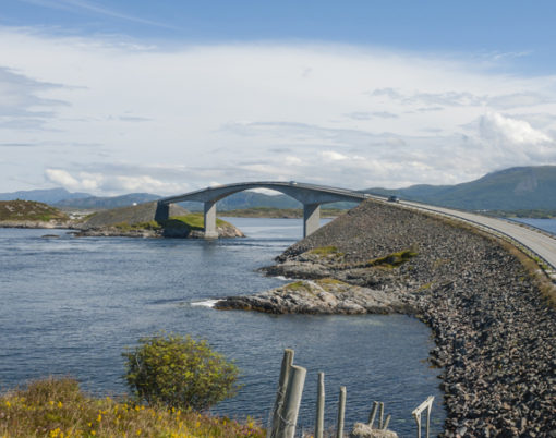 Picturesque Norwegian road tops TomTom Destination.