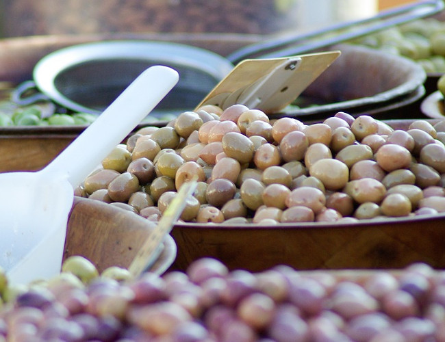 International travel encourages introduction of more exotic foods into the British household, including olives. Image Credit: pixabay.com