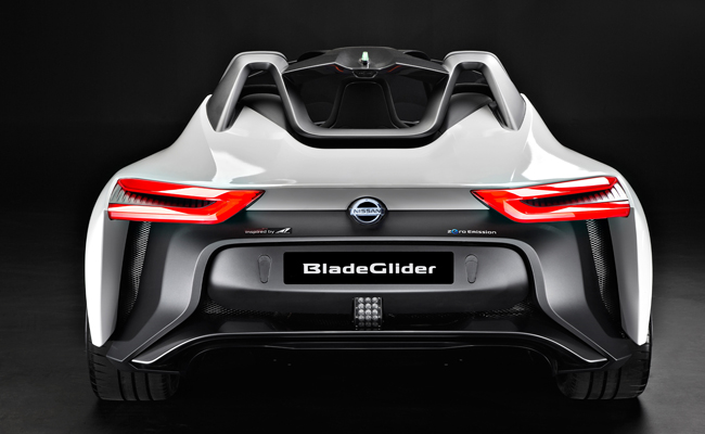 Nissan BladeGlider features a wide rear.