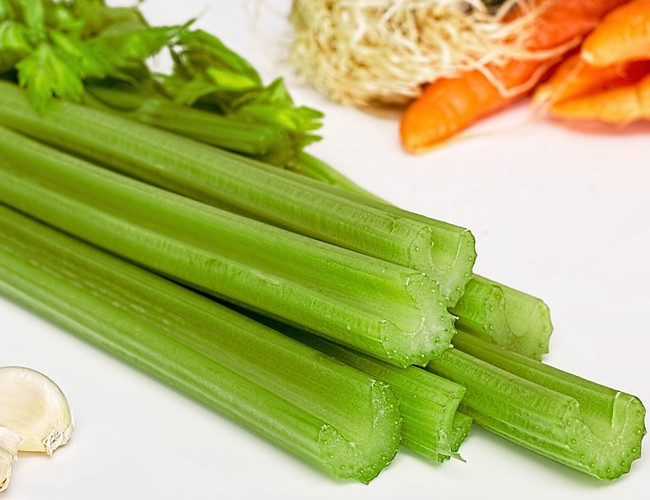 Celery is extremely low in calories. Image credit: pixabay.com. 