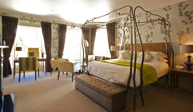 The Cornwall hotel bedroom
