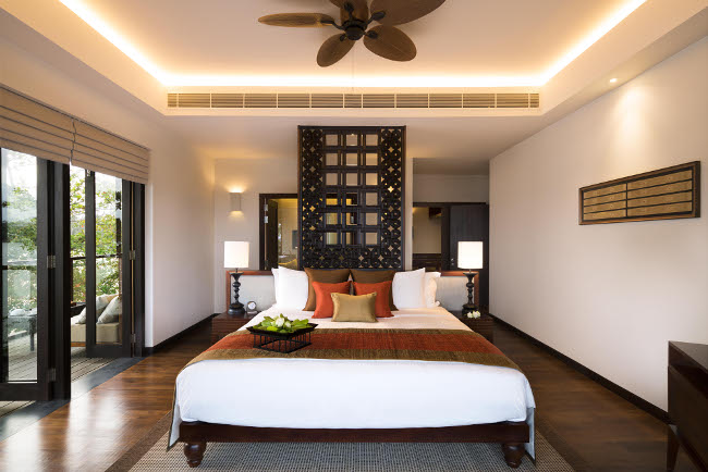 Anantara Kalutara Presidential Suite master bedroom