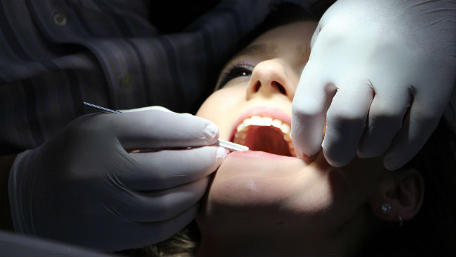girl-white-teeth-dentist