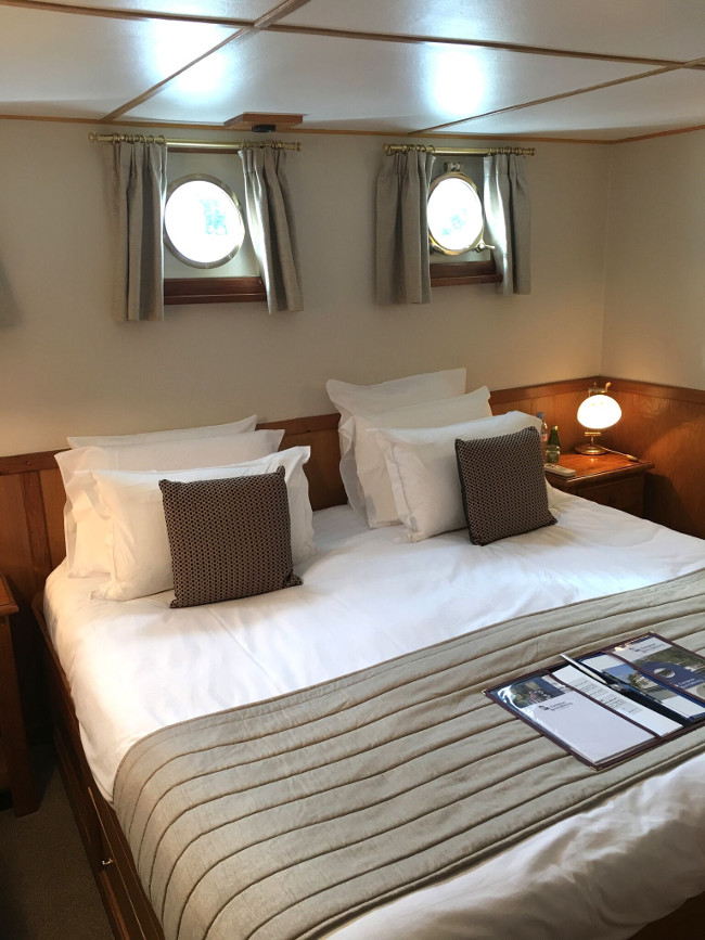 luxury hotel barge L’Impressionniste 