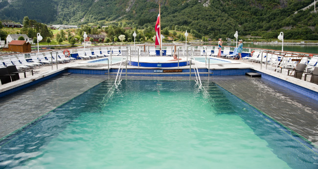 lounge deck pool fjords