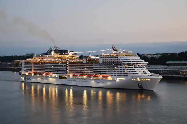 cruise-ship-