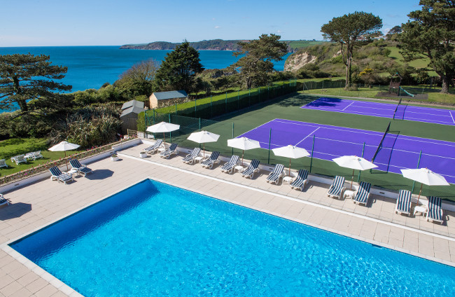 carlyon bay hotel tennis courts and outdoor pool