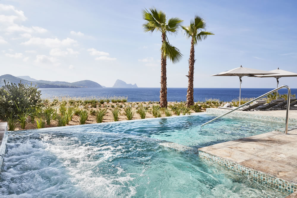 4 IBIZA 7Pines Kempinski Ibiza is a sophisticated choice for wellness travellers