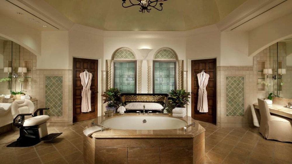 mgm-grand-the-mansion-bathroom-spa-tub