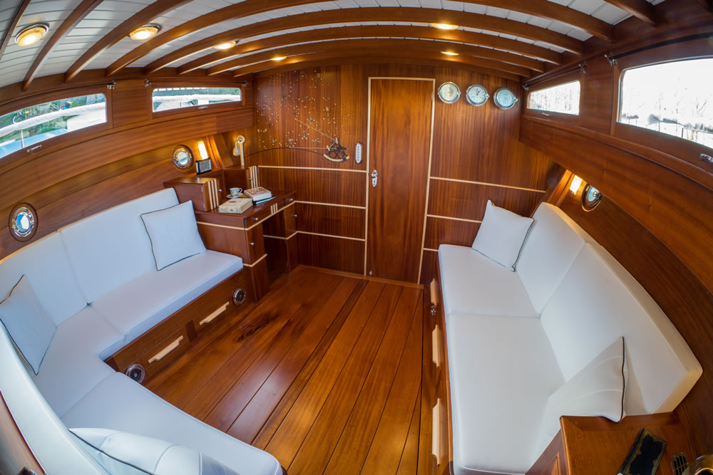 Judith R: the American commuter yacht