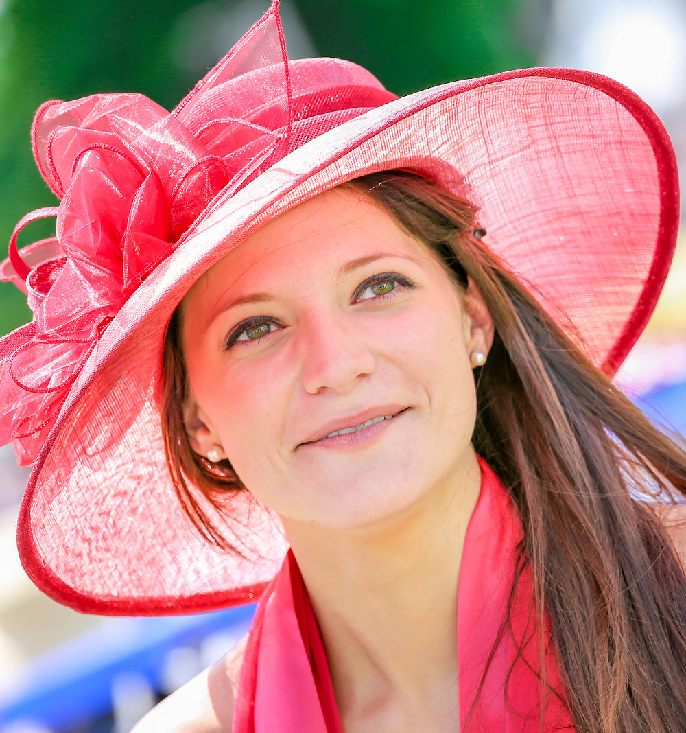 Lovely woman with a pretty hat at the Prix de Diane - The Prix de Diane is a French horse race which runs every year in June