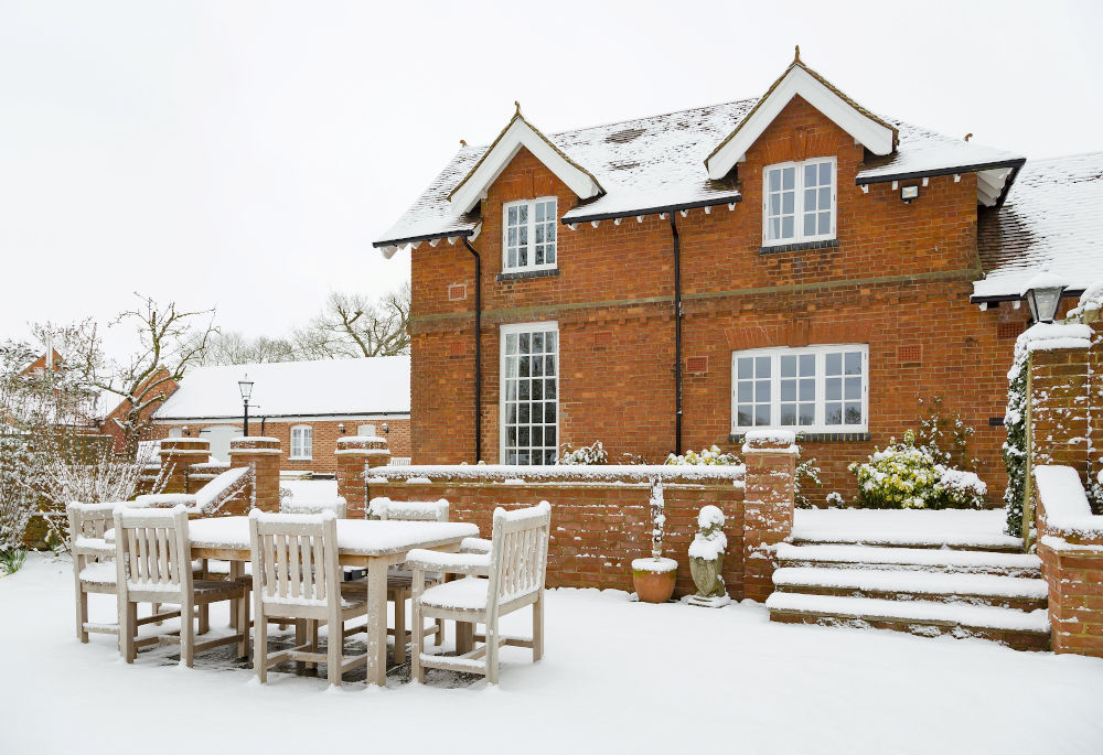 UK house snow