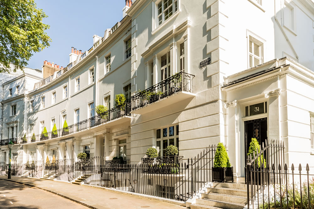 A view of the affluent and expensive homes in Knightsbridge in London