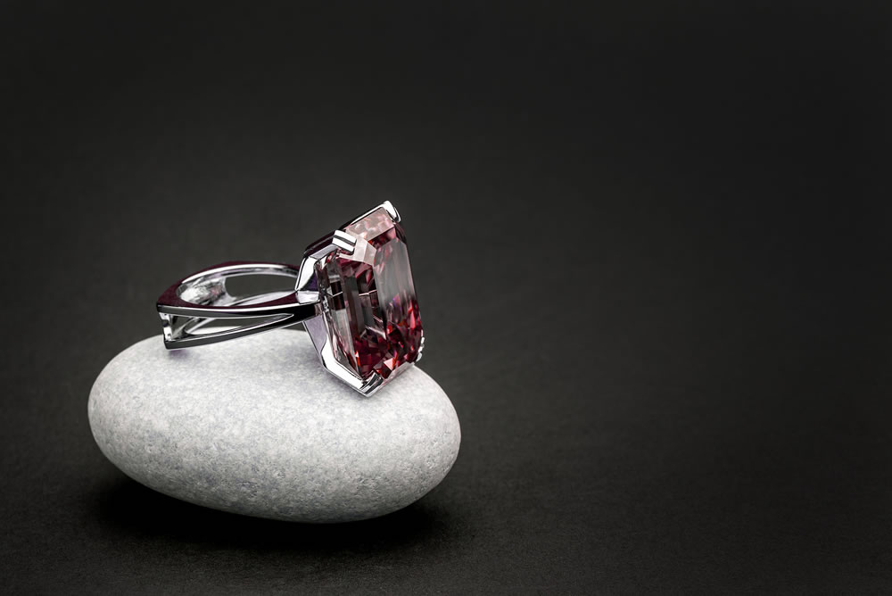 Precious Jewelry Ring With Big Carat Red Ruby Gemstone