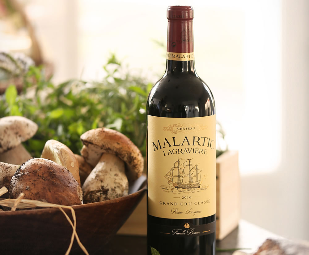 Château Malartic-Lagravière wine bottle