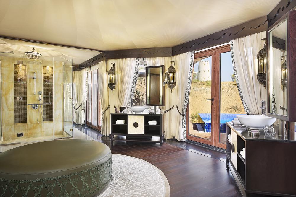 Al Khaimah Al Wadi Desert hotel bedroom