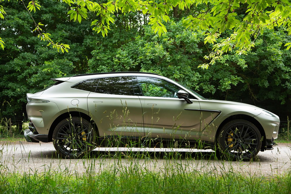 Aston Martin DBX707 side view