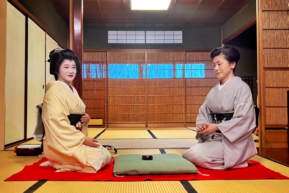 Tea ceremony with Geishas