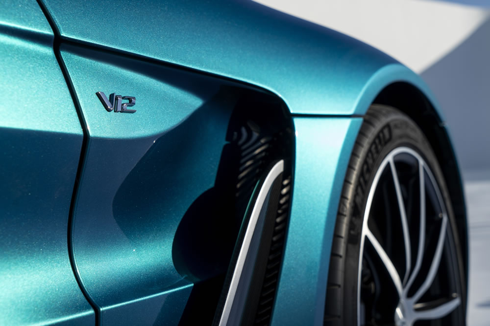 Aston Martin V12 Vantage side detail