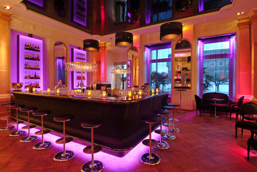 hotel schweizerhof bar