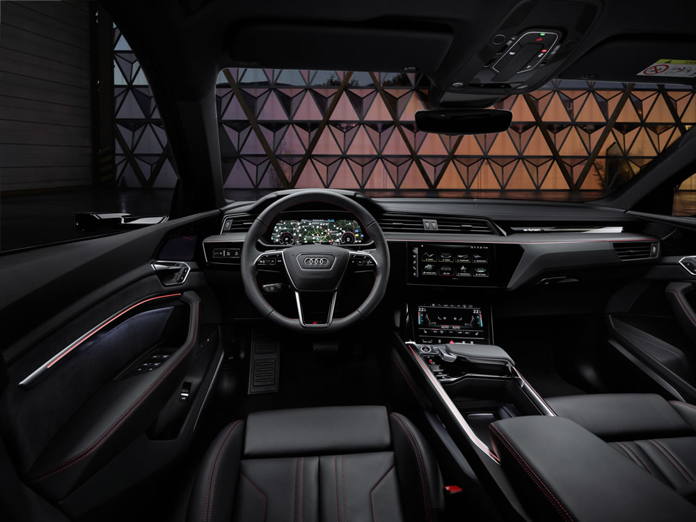 Audi Q8 e-tron interior