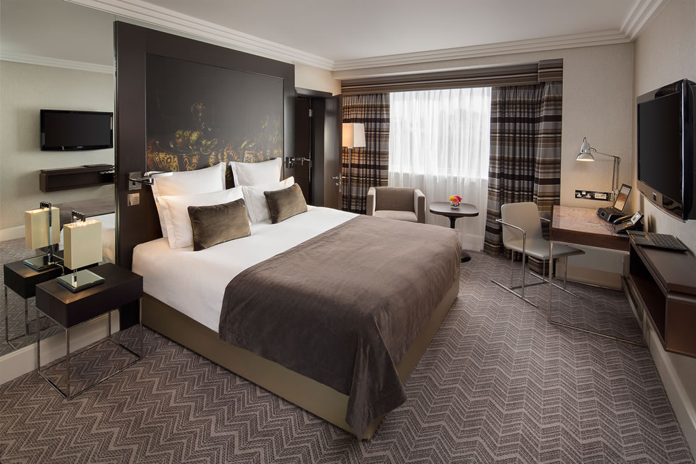 Jumeirah Lowndes Hotel luxury bedroom