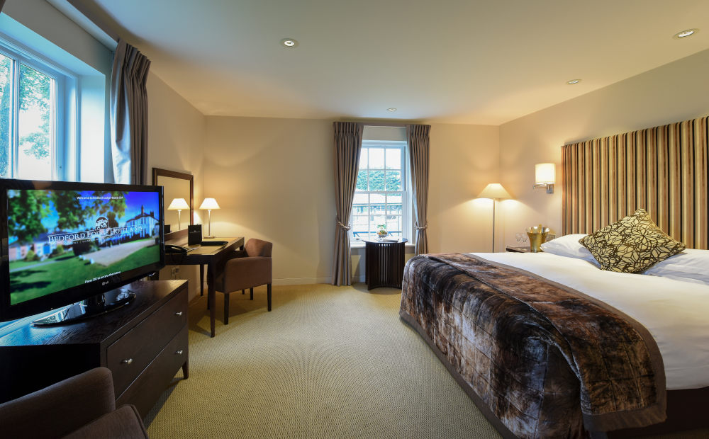 Bedford Lodge hotel room