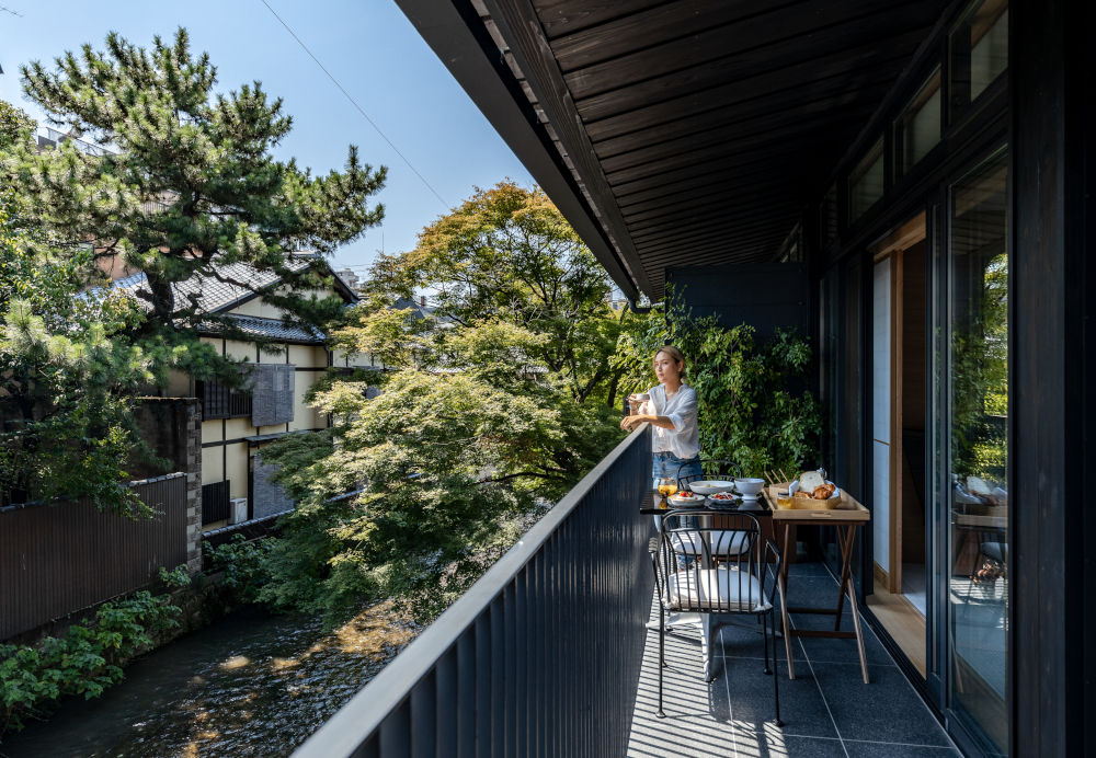 shinmonzen balcony