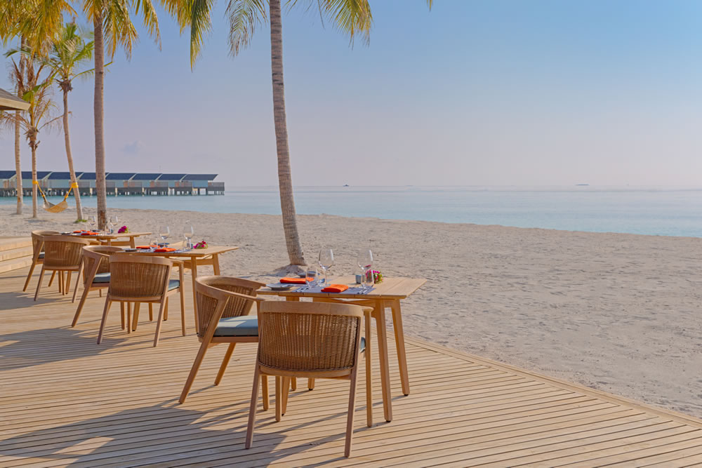Amari Raaya Maldives_Amaya Food Gallery Dining Beach view