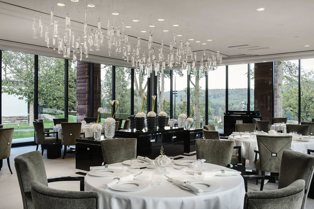 Villa Rene Lalique restaurant