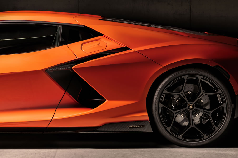 Lamborghini Revuelto side view detail