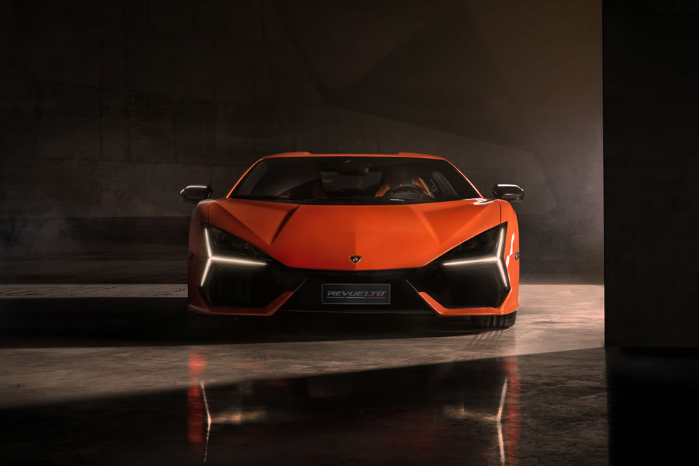 Lamborghini Revuelto front view