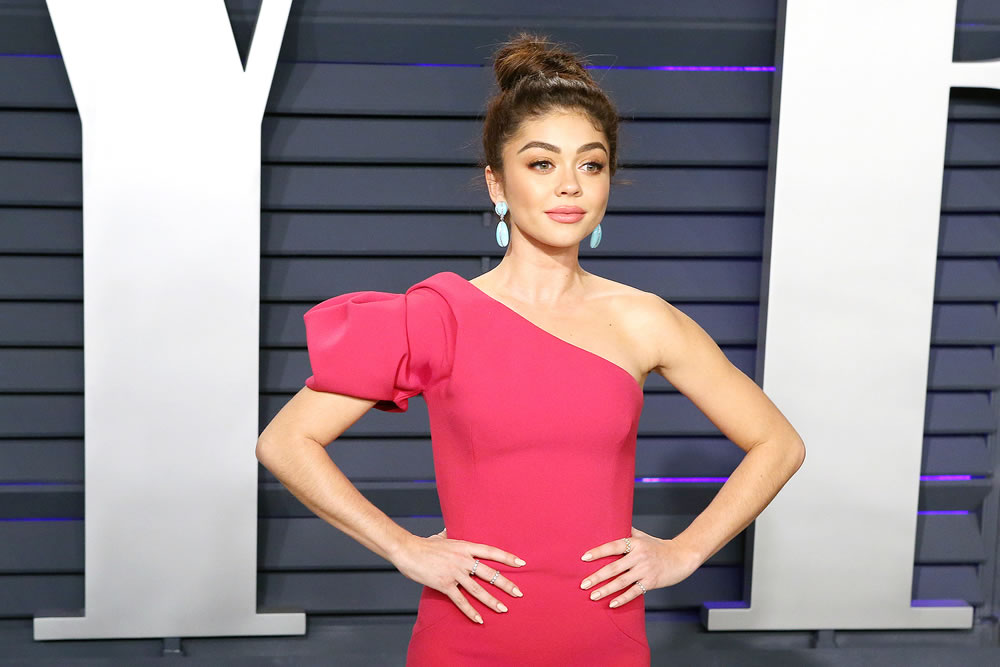 Sarah Hyland at the 2019 Vanity Fair Oscar Party at The Wallis Annenberg Center for the Performing Arts on February 24, 2019 in Beverly Hills, CA