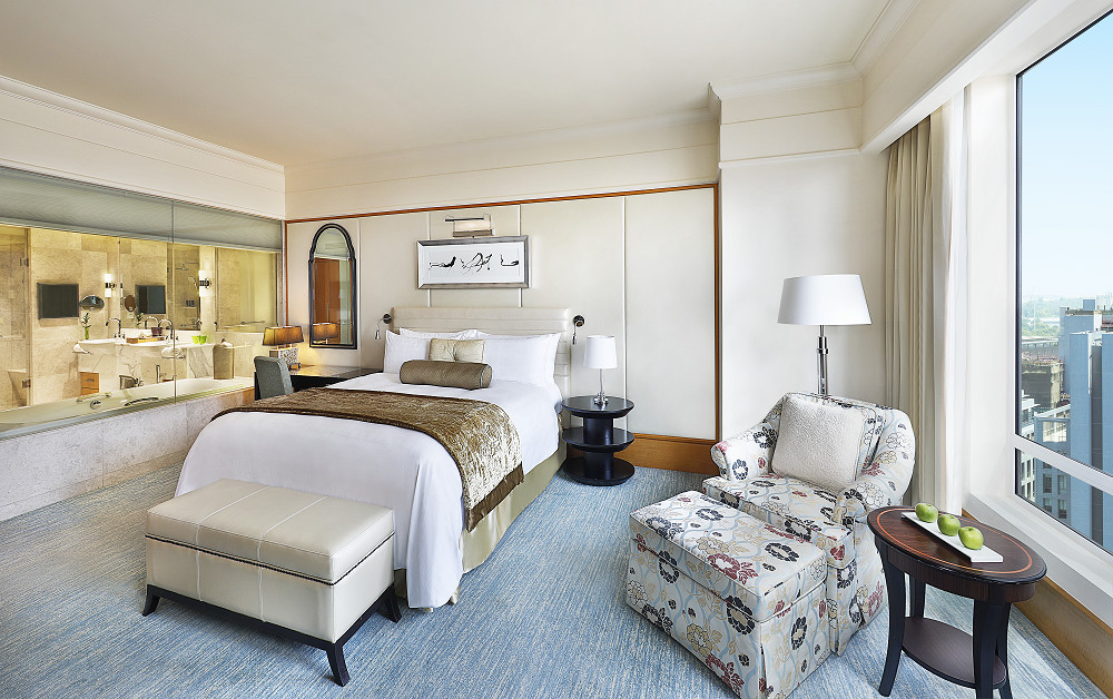 La chambre de luxe du Ritz-Carlton DIFC