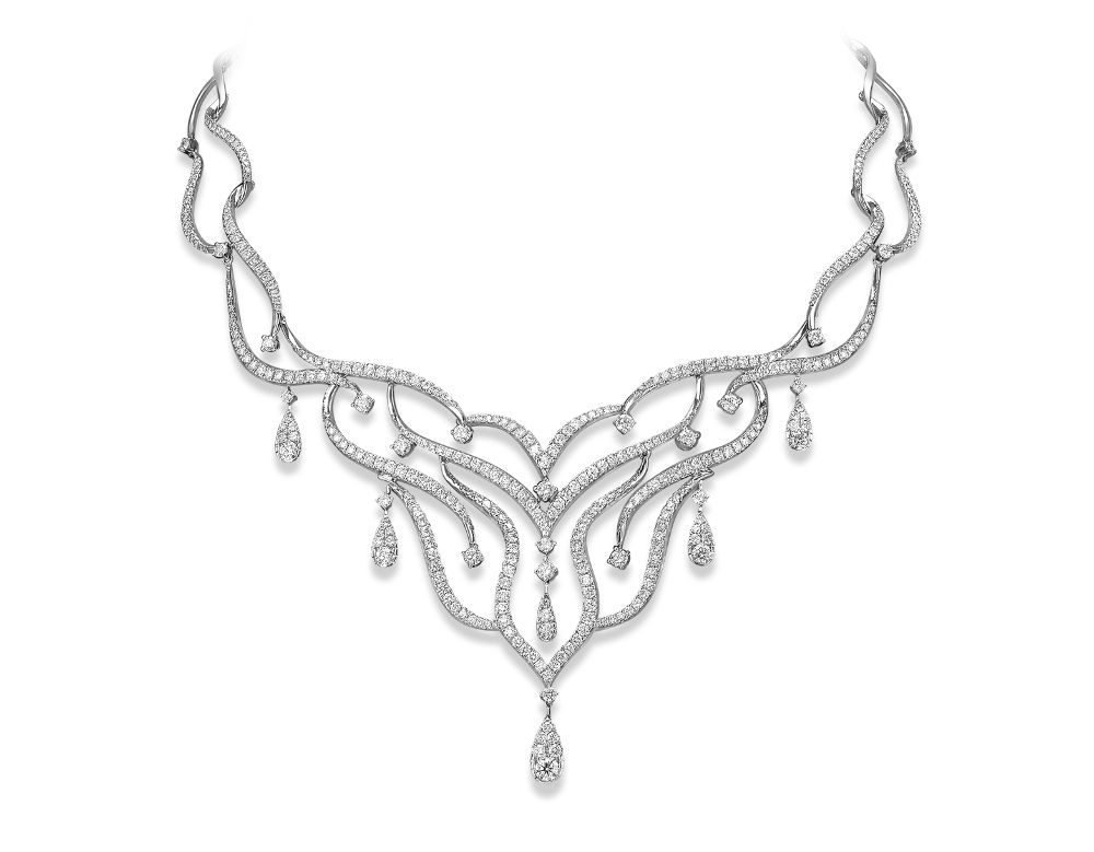 White gold necklet with diamond detailing