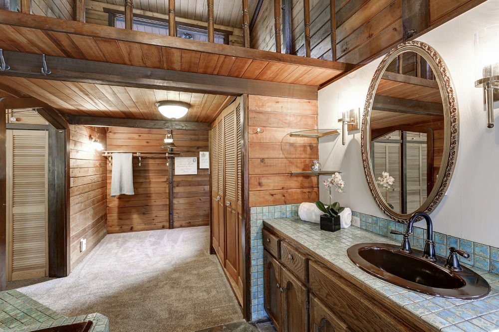 Bathroom interior in a luxurious log cabin. Northwest USA