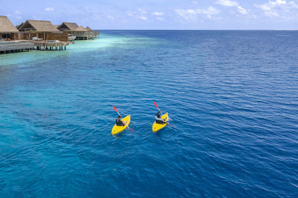 waldorf maldives kayaks