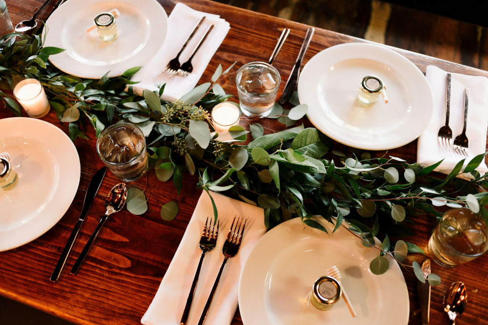 unsplash - wedding dining 