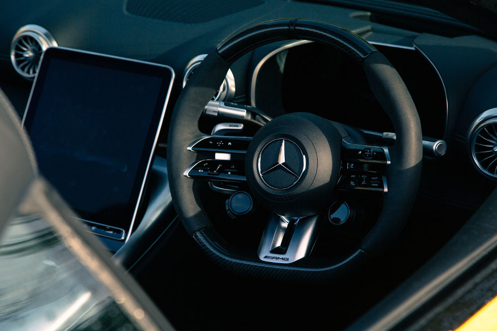 Mercedes-AMG SL 43 interior