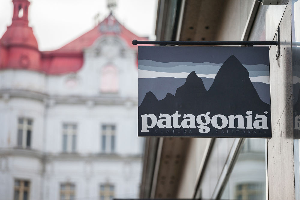 Patagonia logo in front of their store in Prague
