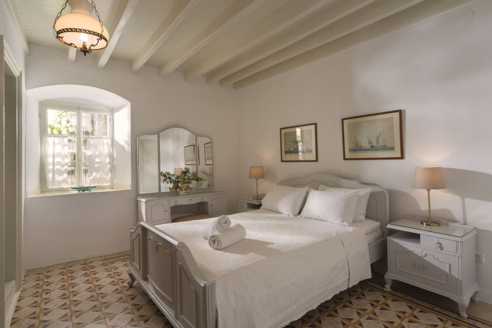 arch angelou room