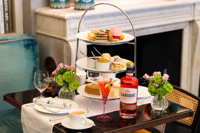 With Chelsea Flower Show on the horizon (21st – 25th May), London is embracing the blooming spirit of the show with botanical themed afternoon teas aplenty. 

Served in the Fleming Mayfair’s elegant Drawing Room, the new floral afternoon tea from luxury boutique hotel Flemings Mayfair is inspired by roses — distilled from thousands of rose petals and imbued with aromas of rose, raspberry and cherry. 

Book and enjoy a delicious afternoon tea to celebrate the Chelsea Flower show in style.