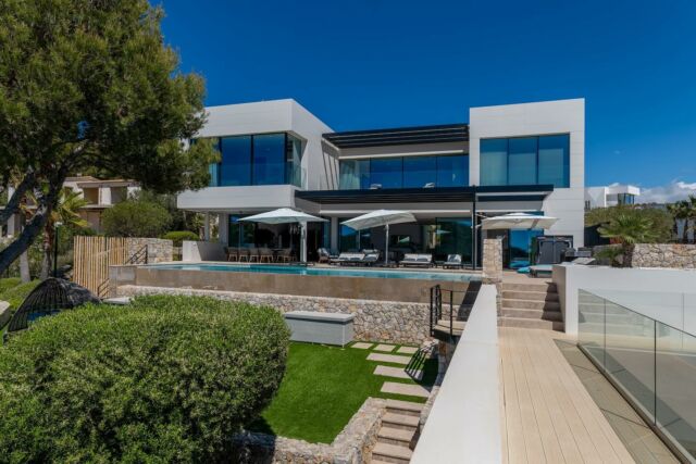 Majorcan property specialists Imperial Properties have exclusively launched an incredible, one-of-a-kind sales opportunity in the highly sort after Port Andratx.

A spectacular villa with panoramic sea and port views and exceptional proportions comprises two recently built interconnected villas, as well as a separate property, creating a completely unique offering on the island. 

Villa Dali offers 11,614 sq. ft. (1,079 sq. m.) of internal living space across six bedrooms, vast open plan living spaces, state-of-the kitchen, gym, sauna, and completely secure turntable garage. Accessible via a discreet private entryway, residents will benefit from the offerings of a five-star hotel. 

Available for offers in excess of €25 million.